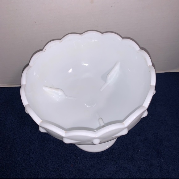 Vintage Indiana White Large Milk Glass Tear Drop Compote Pedestal Dish 7.5in - Picture 2 of 5